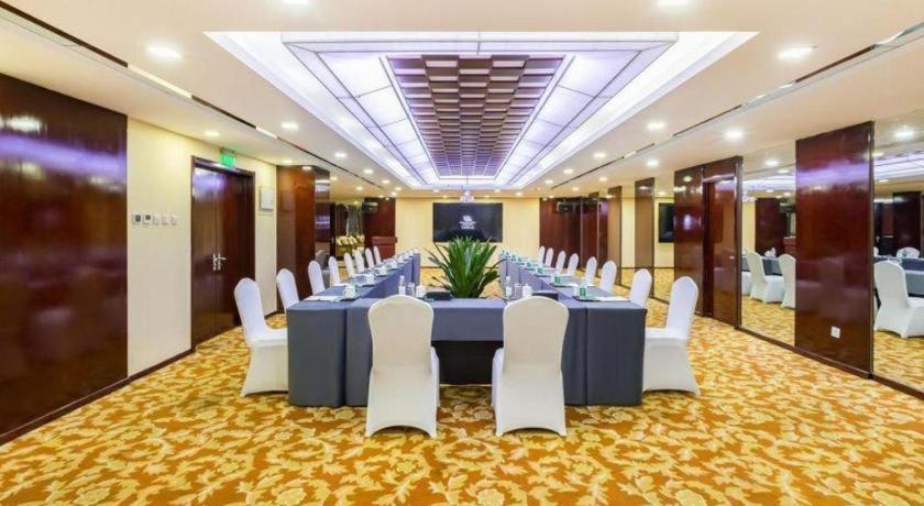 West International Trade Grand Hotel Пекин Экстерьер фото